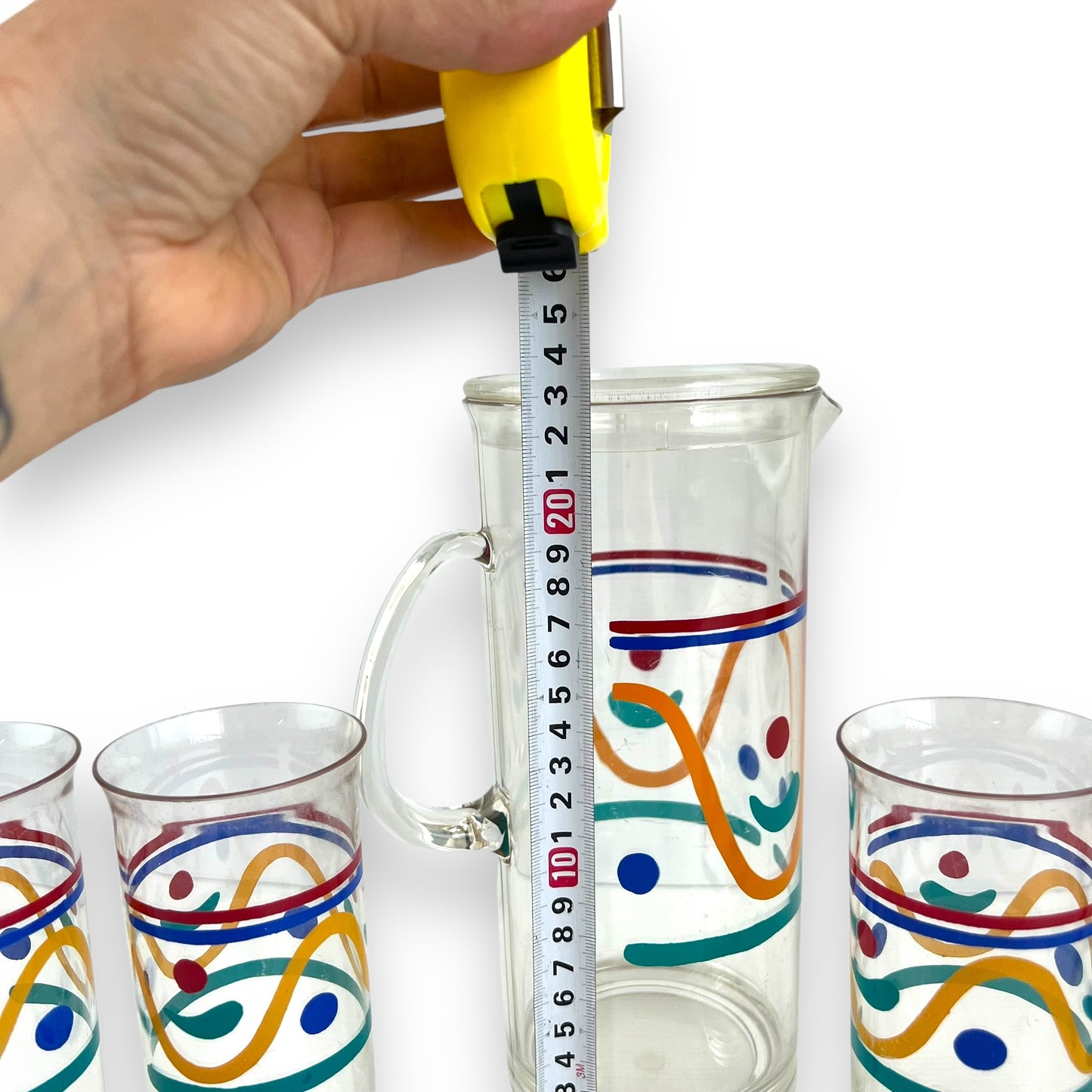 Mutli colour pattern plastic jug & 4 cups