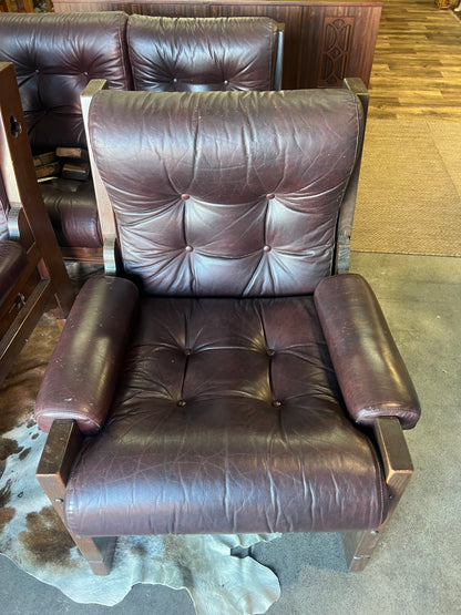 Davis Furniture Leather Armchair – Solid Timber Frame