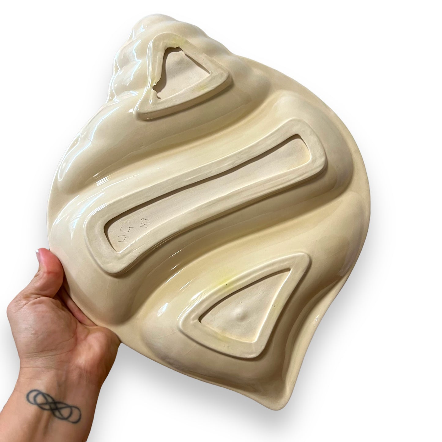 Beige Shell-Shaped Serving Platter