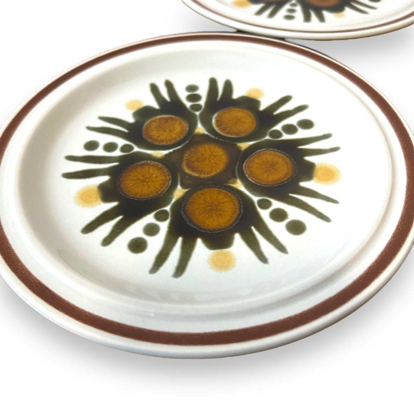 Set of 4 Classic Stoneware Side Plates - Fantasy Design