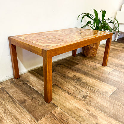 Rectangle wood tile coffee table with circle pattern