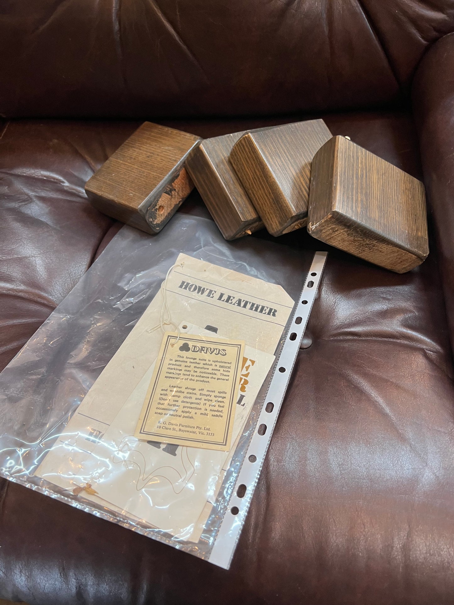 Davis Furniture Leather 2 Seater Sofa – Solid Timber Frame