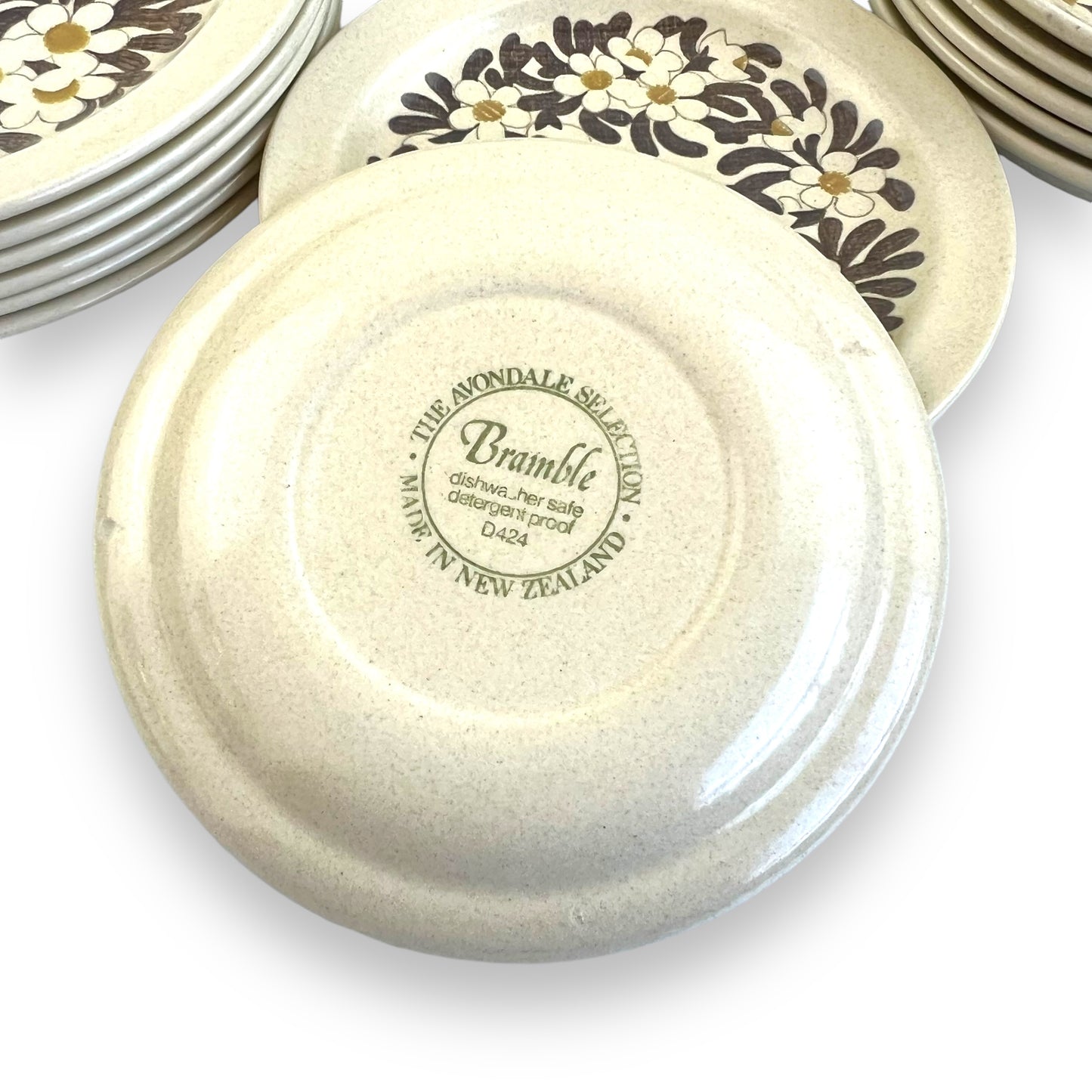 Bramble Dinner Plate & Bowls Set - Made in New Zealand