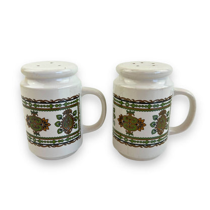 Green patterned salt and pepper set with handles