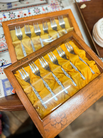 Wiltshire Dessert Fork Set in Box