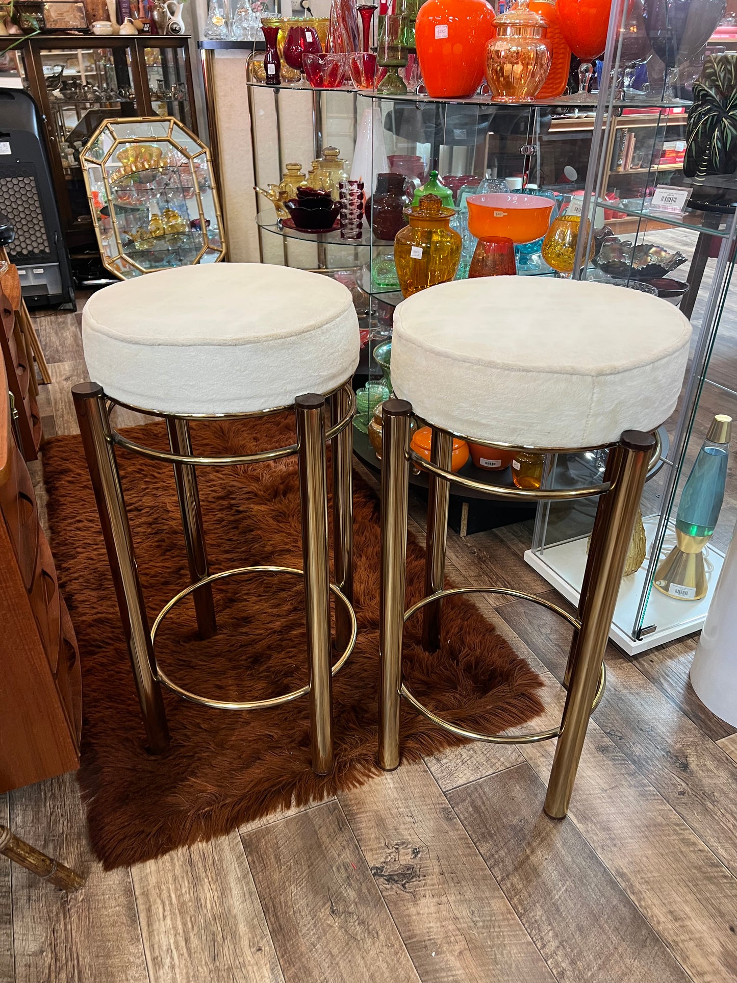 Pair of Vintage Brass Bar Stools with Cream Velvet Seats – Hollywood Regency Style