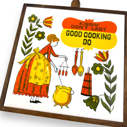 Tile Trivet – “Kissin’ Don’t Last, Good Cooking Do” – Made in Japan