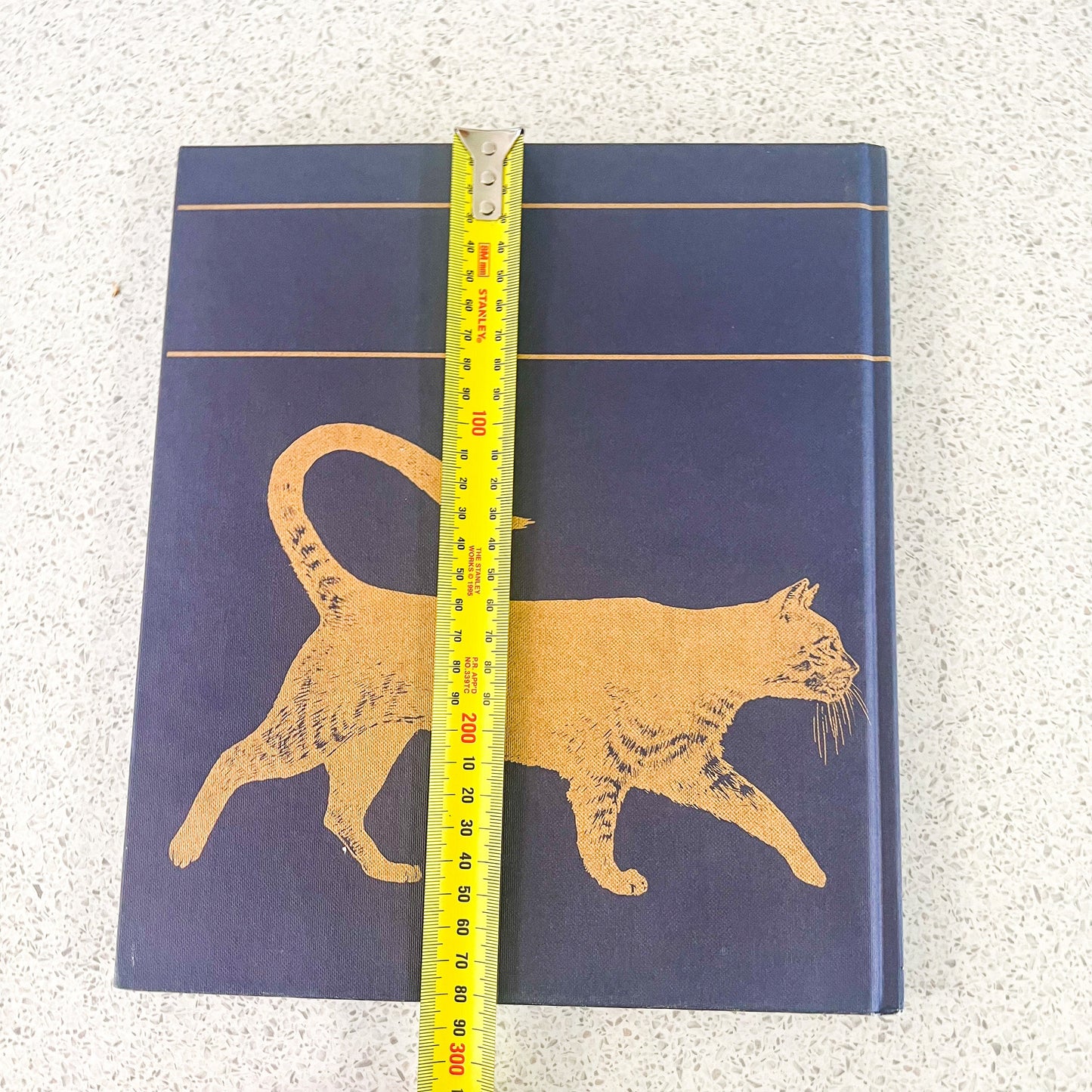 The complete guide to the cat hard cover book - Angela Sayer
