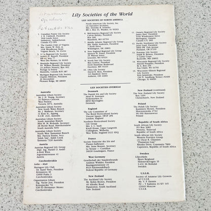 Let’s grow lilies soft book pamphlet handbook. The North American Lily Society 1984 USA