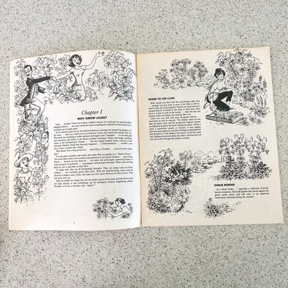 Let’s grow lilies soft book pamphlet handbook. The North American Lily Society 1984 USA