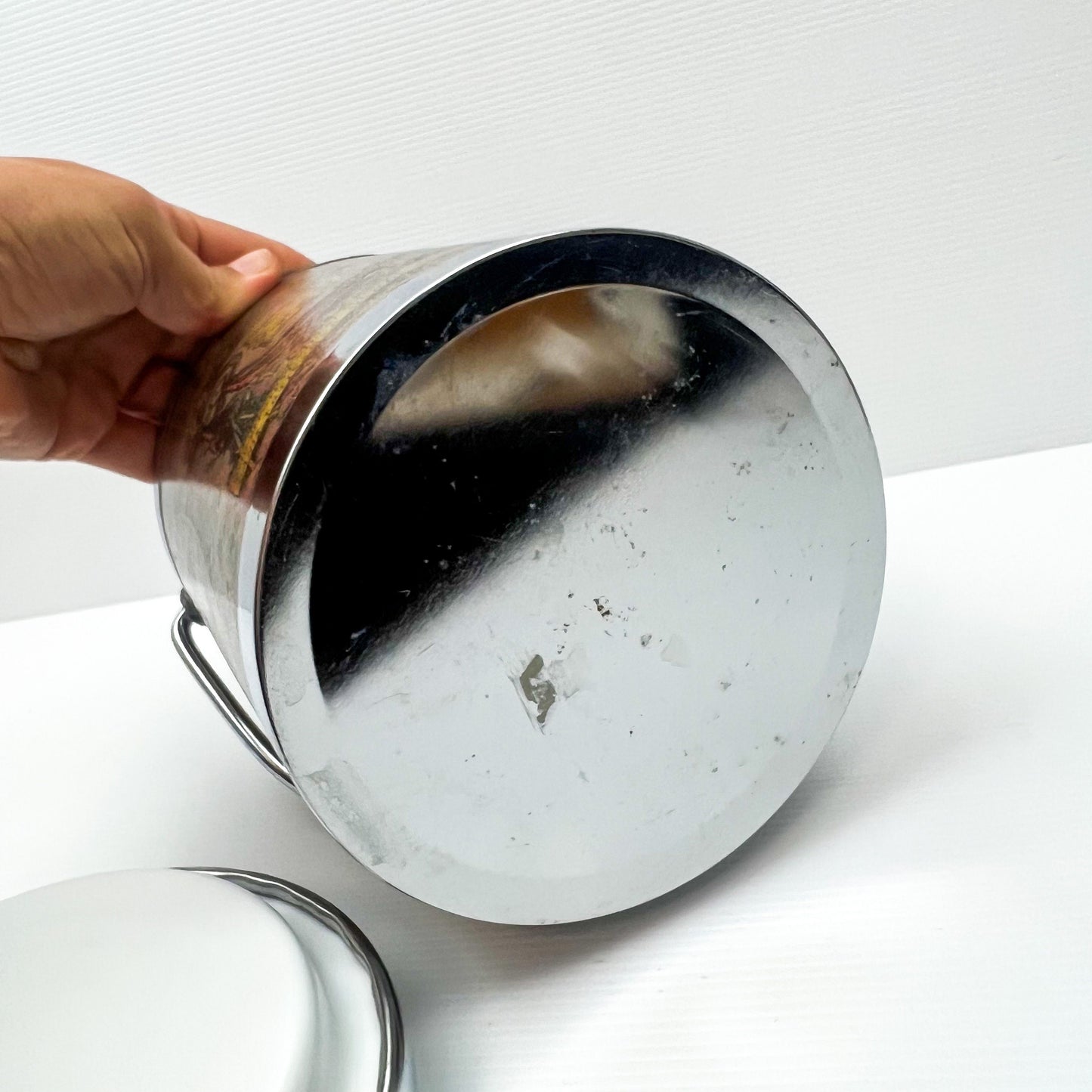 Map pattern ice bucket