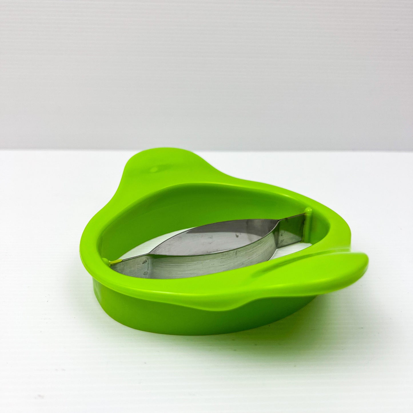 Fruit Slicer - Green Plastic Mango Slicer Utensil