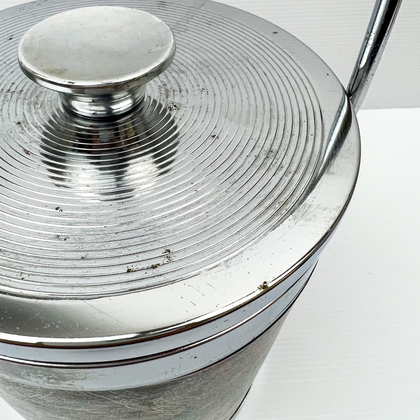 Map pattern ice bucket