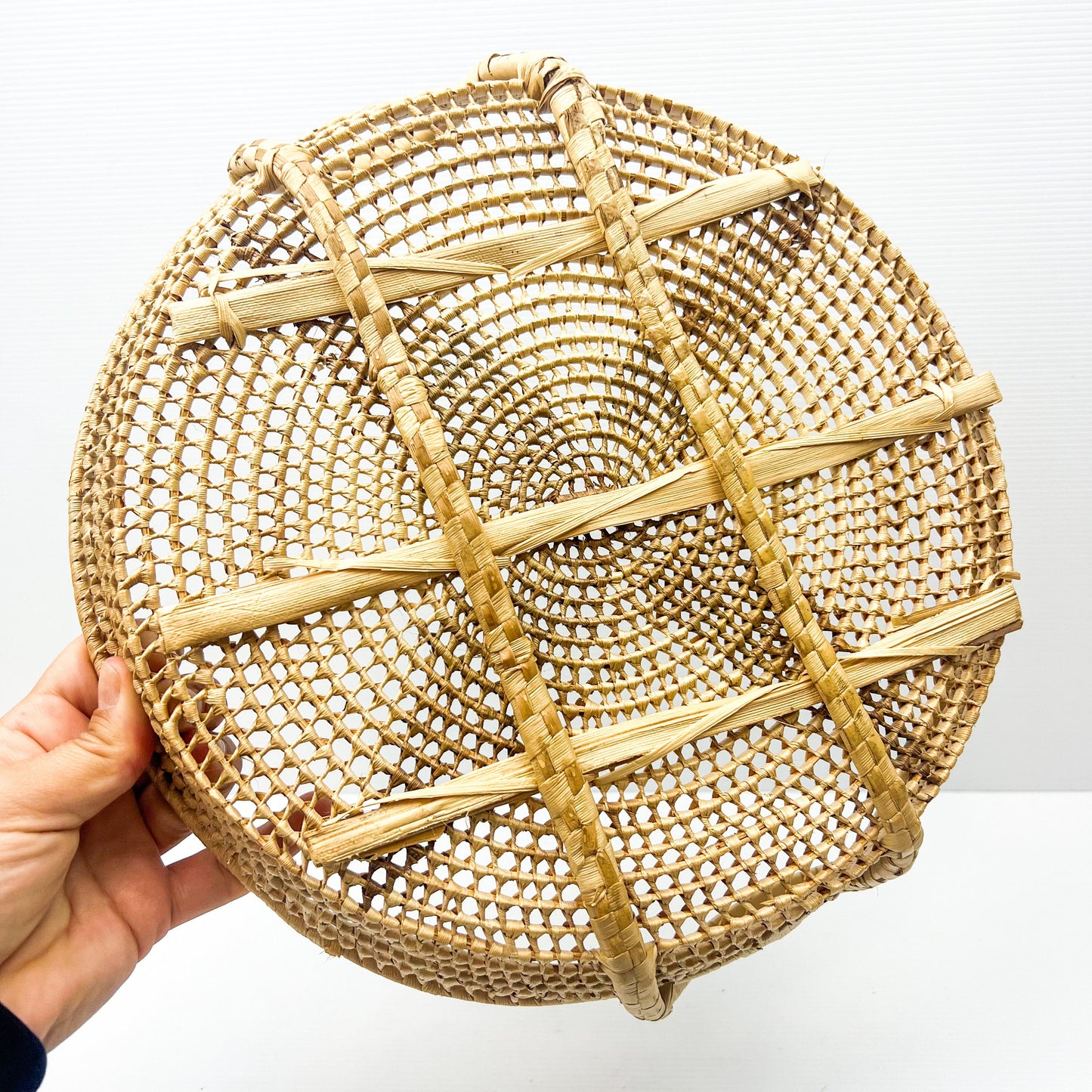 Woven Seagrass round tray with two handles