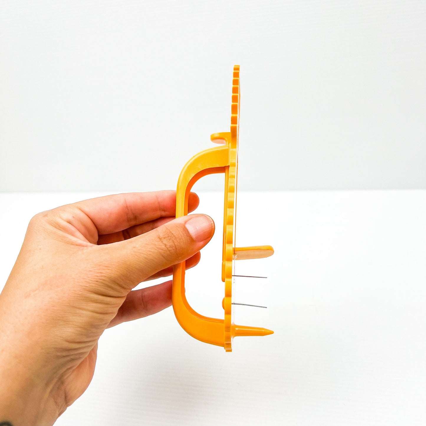 Plastic Pineapple shape cutter / slicer