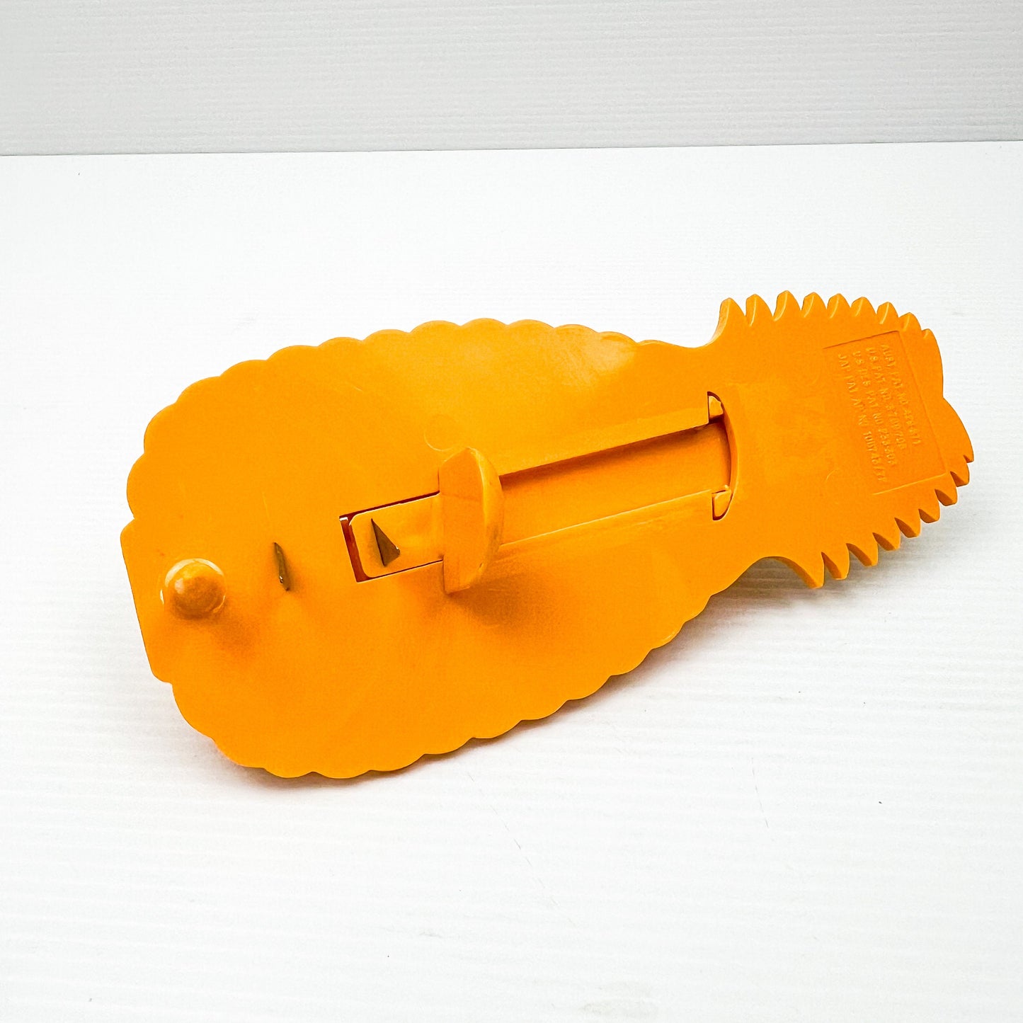 Plastic Pineapple shape cutter / slicer