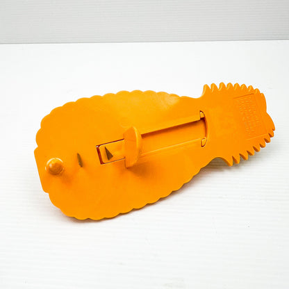 Plastic Pineapple shape cutter / slicer