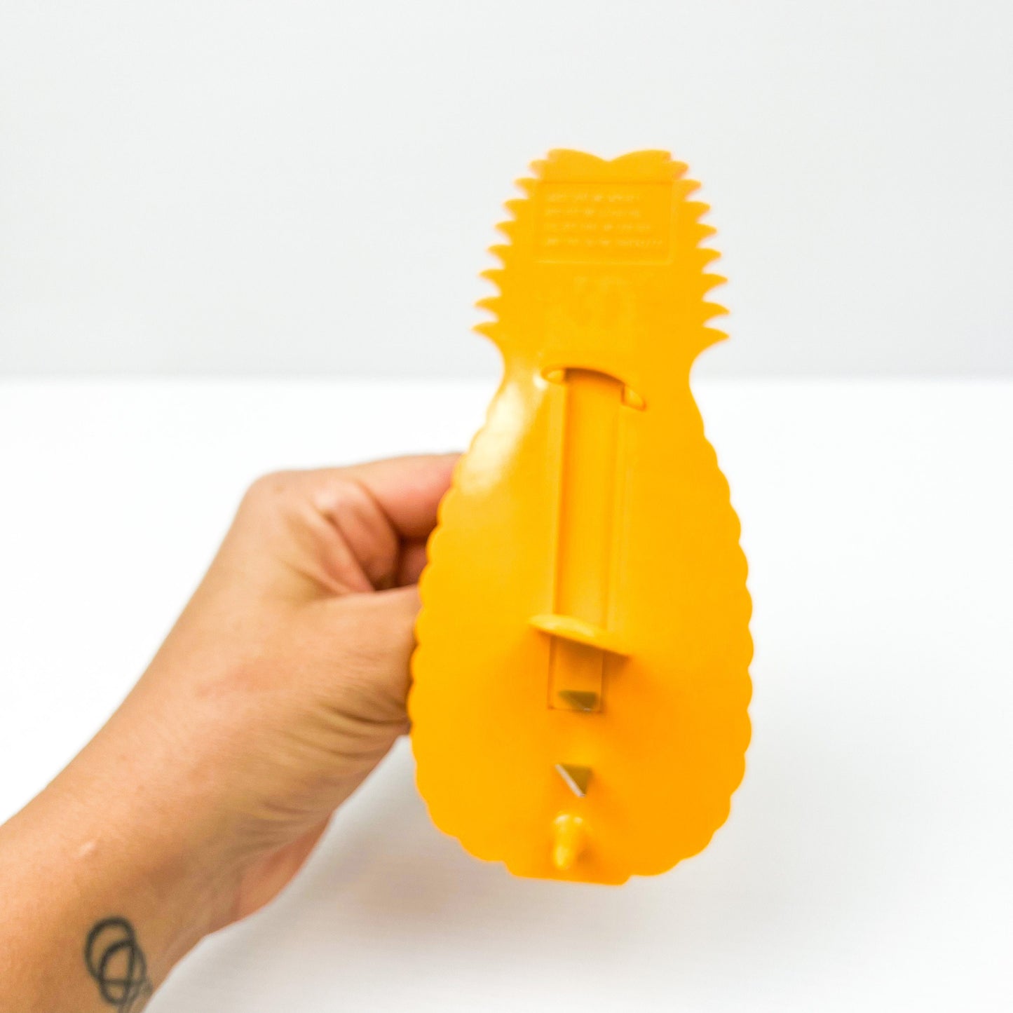Plastic Pineapple shape cutter / slicer