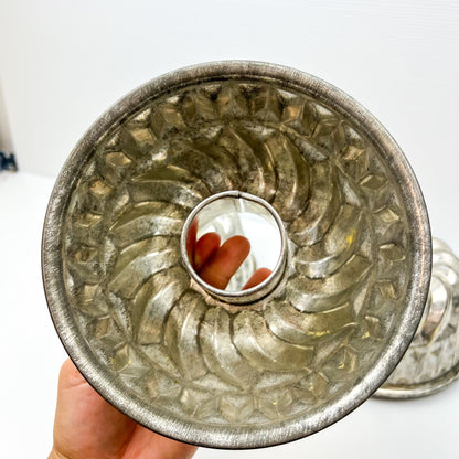 Vintage Kaiser West Germany bundt single metal cake pan/mold, 1950's