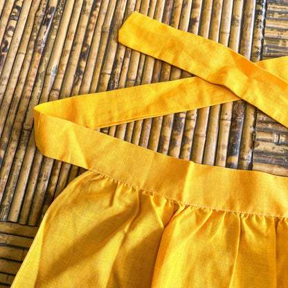 Retro yellow and white lace tie back half apron