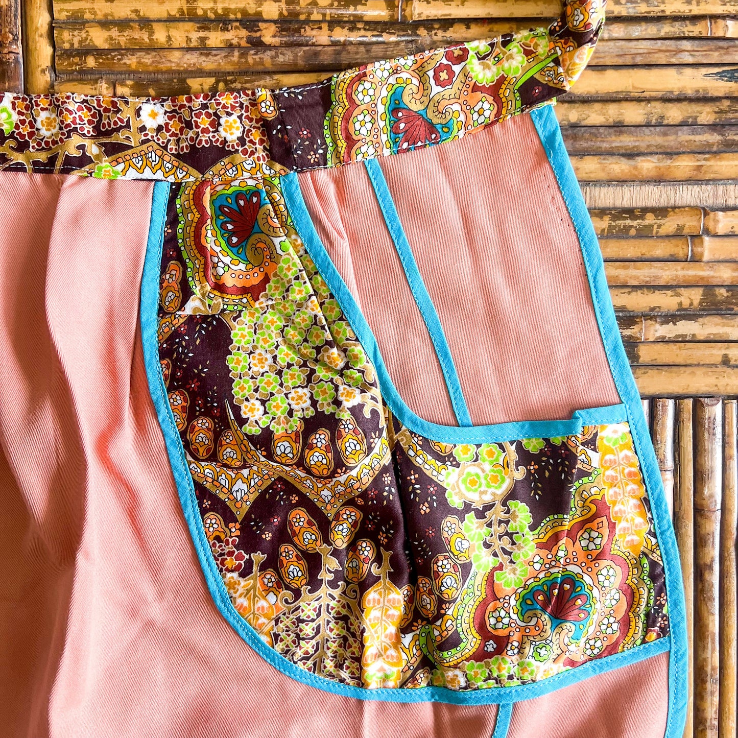 Retro patterned tie back half apron