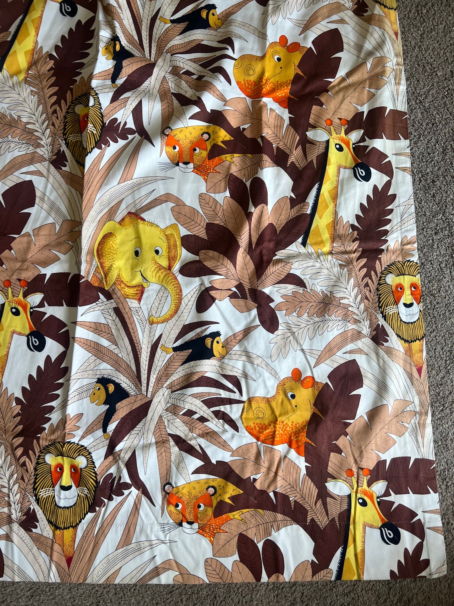 Retro jungle animal kids curtain 204cm long x 54cm wide at top x 110cm wide at base