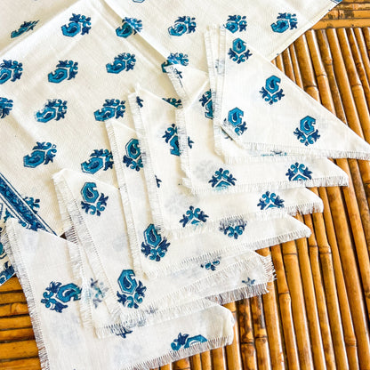 Blue and white retro pattern tea towel with 6 matching napkins