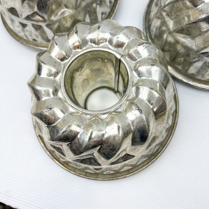 Vintage Kaiser West Germany bundt single metal cake pan/mold, 1950's