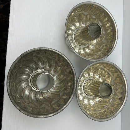 Vintage Kaiser West Germany bundt single metal cake pan/mold, 1950's