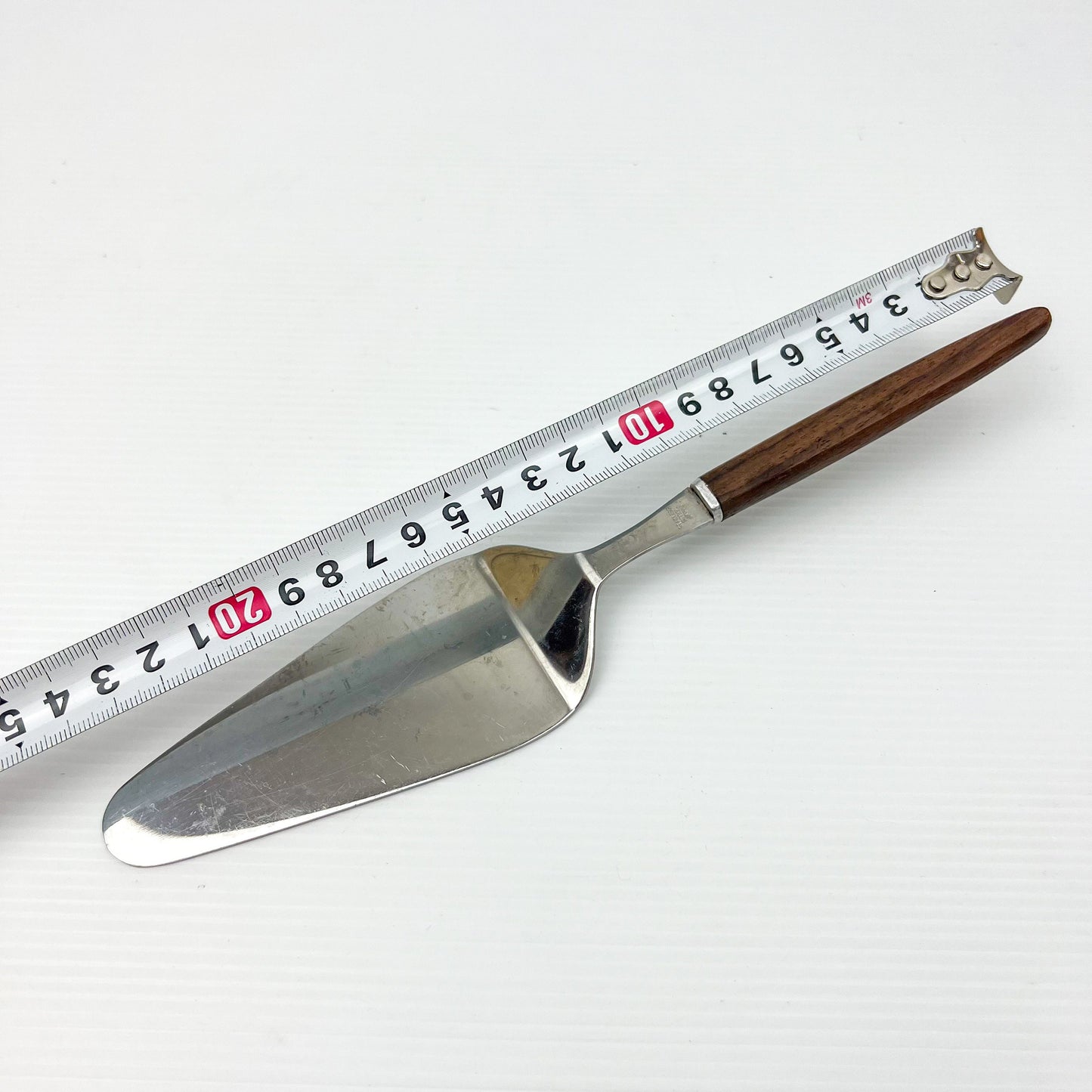 Wooden handle stainless steel cake server utensil - Made in Japan