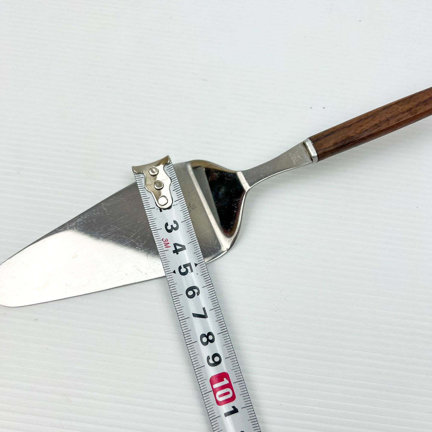 Wooden handle stainless steel cake server utensil - Made in Japan