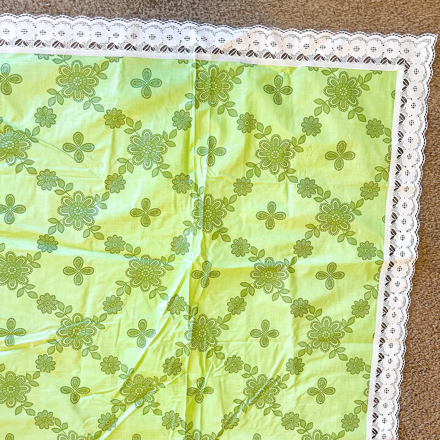 Retro Green And white plastic tablecloth