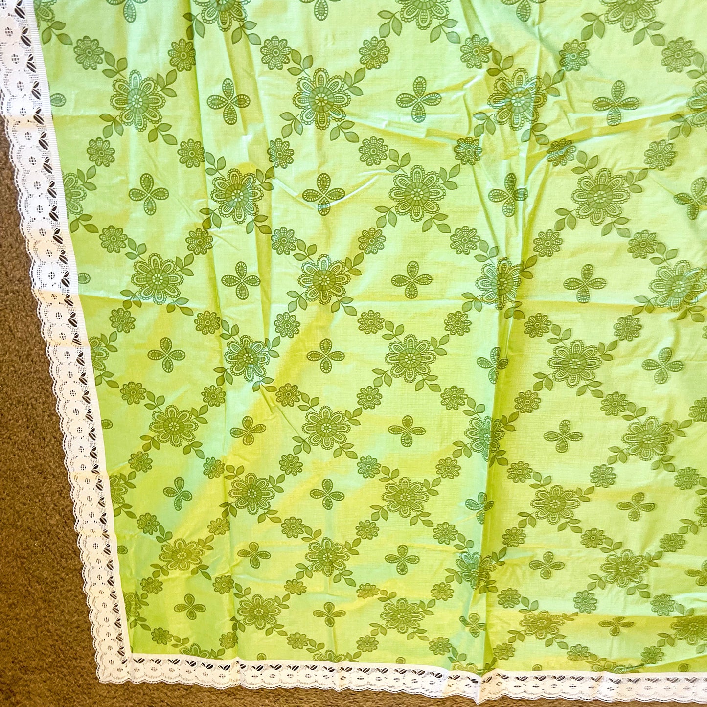 Retro Green And white plastic tablecloth