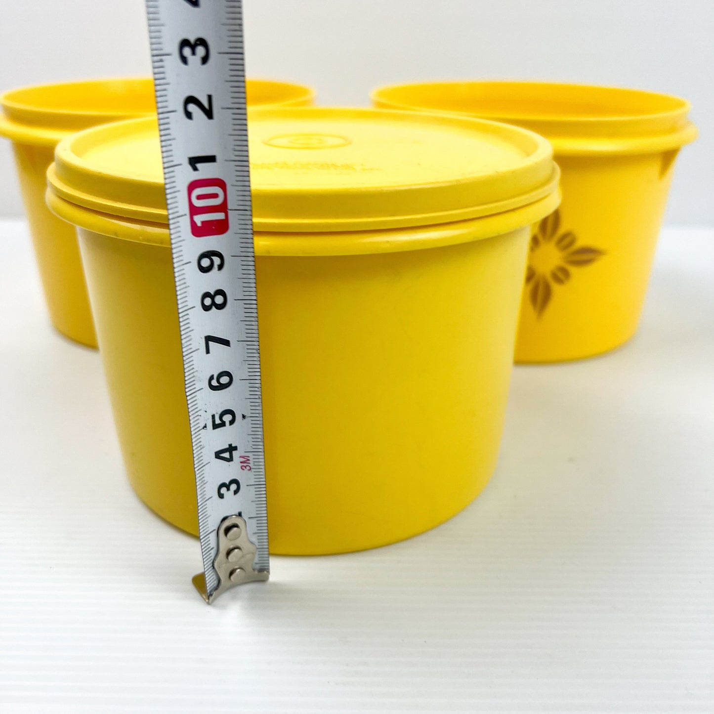 Yellow Tupperware Plastic container set of 3 - only 1 Lid