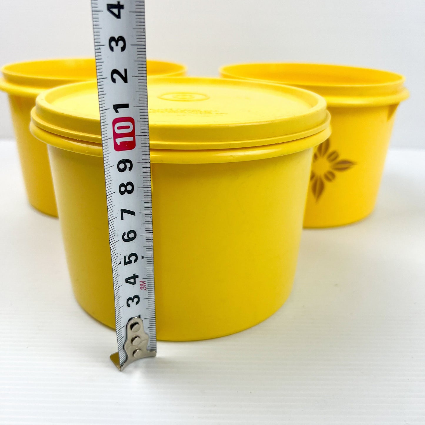 Yellow Tupperware Plastic container set of 3 - only 1 Lid