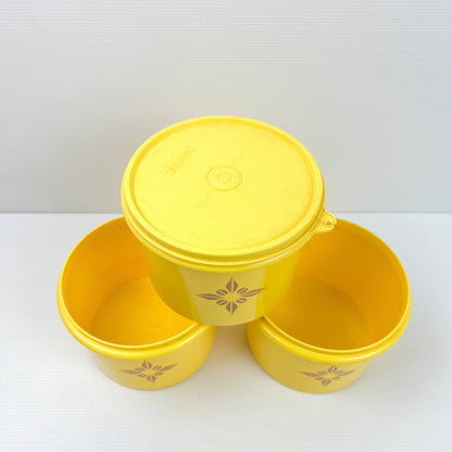 Yellow Tupperware Plastic container set of 3 - only 1 Lid